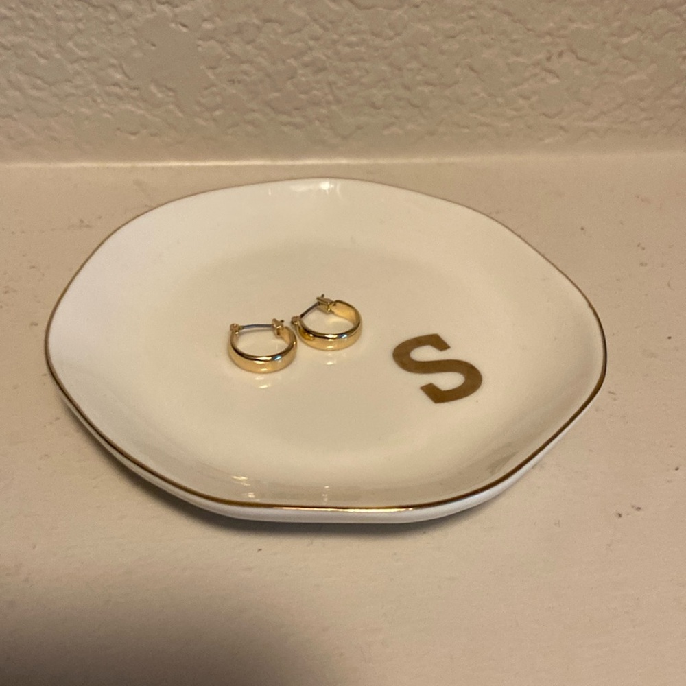 Little 14k gold hoop earrings